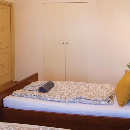 Theatroom Apartman Eger Buitenkant foto