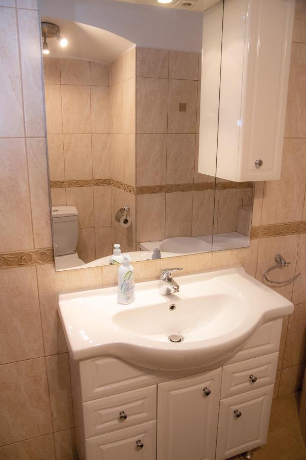Theatroom Apartman Eger Buitenkant foto