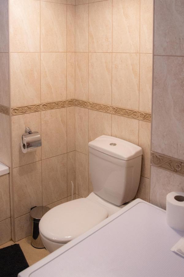 Theatroom Apartman Eger Buitenkant foto